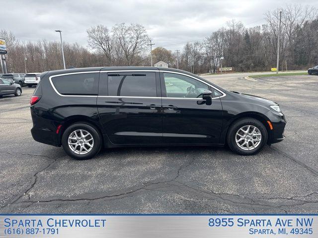 used 2025 Chrysler Pacifica car, priced at $30,780