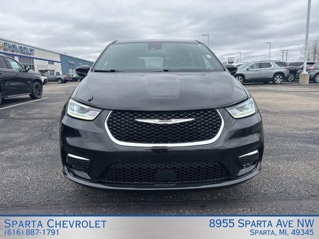 used 2025 Chrysler Pacifica car, priced at $30,780