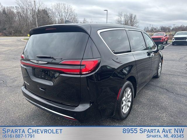 used 2025 Chrysler Pacifica car, priced at $30,780