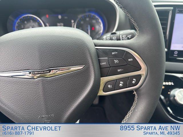 used 2025 Chrysler Pacifica car, priced at $30,780