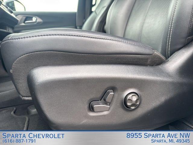 used 2025 Chrysler Pacifica car, priced at $30,780