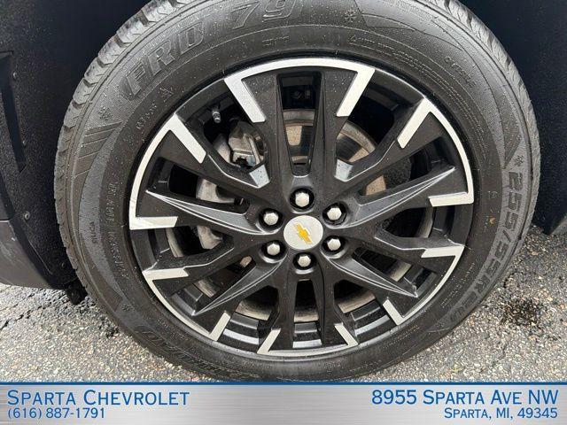 used 2025 Chevrolet Traverse car, priced at $40,175