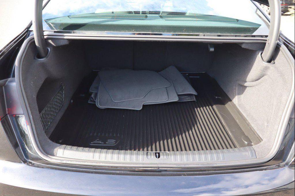 Audi A6 view 18