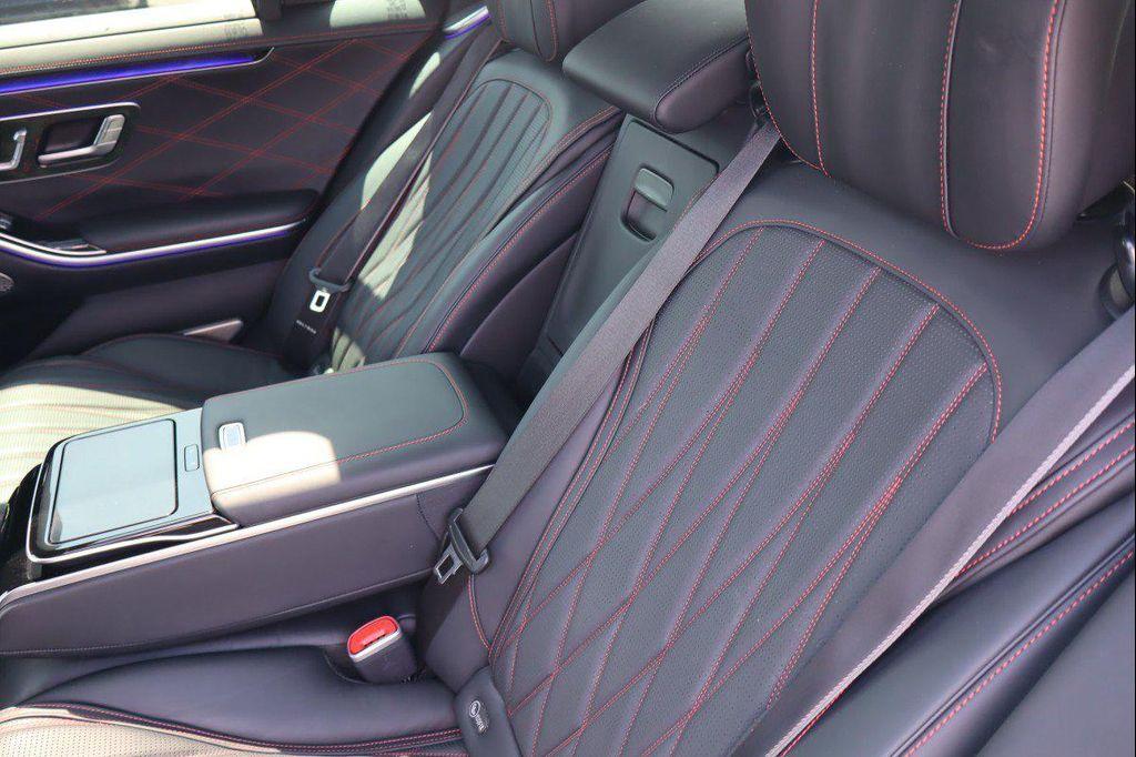 Mercedes-Benz S-Class view 29