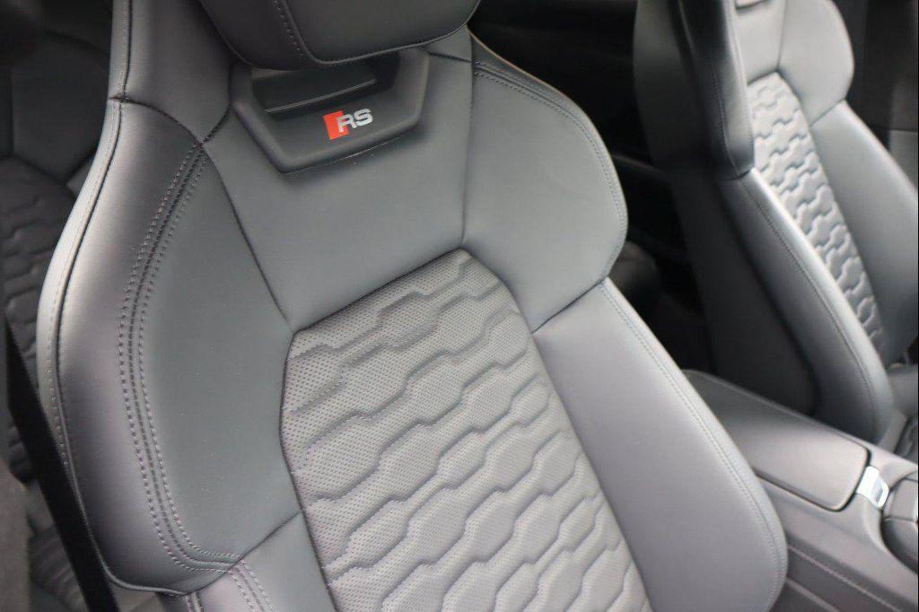 Audi e-tron GT view 28