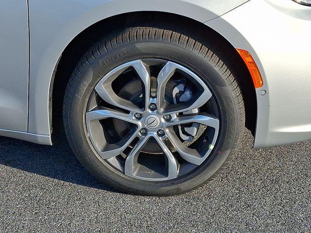 new 2026 Chrysler Pacifica car, priced at $55,631