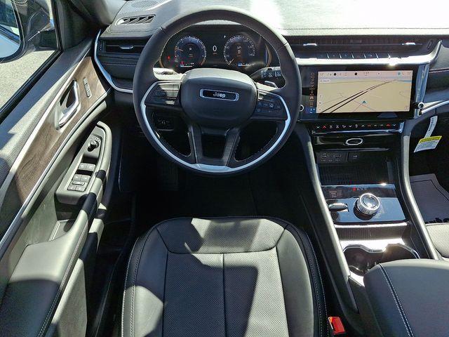 new 2026 Jeep Grand Cherokee car, priced at $54,925