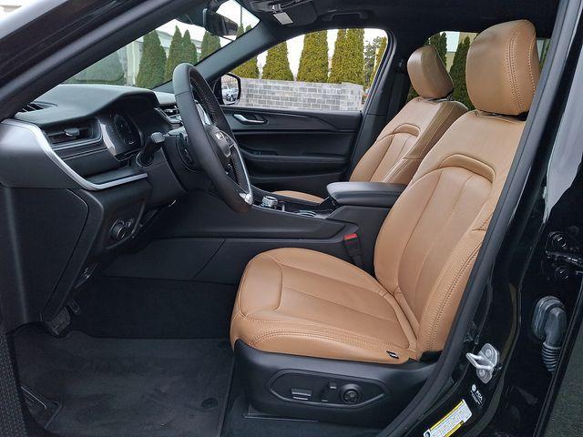 used 2025 Jeep Grand Cherokee L car