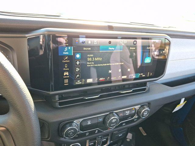 new 2026 Jeep Gladiator car, priced at $38,900