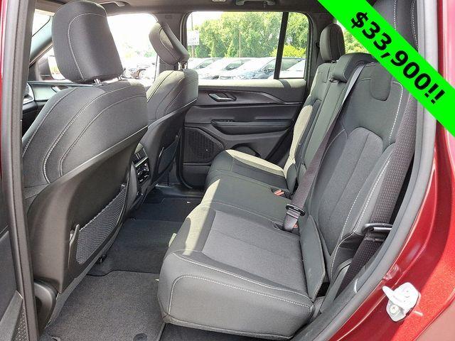 new 2025 Jeep Grand Cherokee car, priced at $35,797