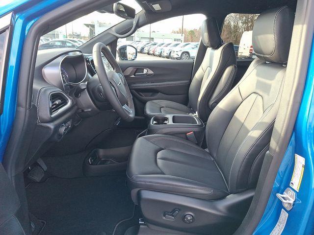 new 2026 Chrysler Pacifica car, priced at $41,809