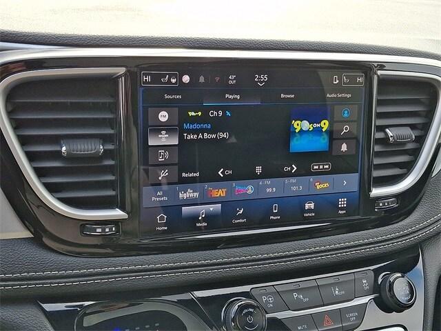 used 2025 Chrysler Pacifica Hybrid car, priced at $37,900