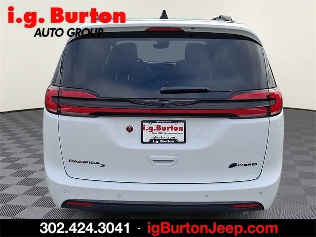used 2025 Chrysler Pacifica Hybrid car, priced at $37,900
