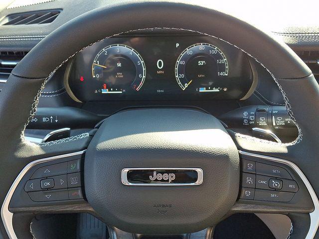 new 2025 Jeep Grand Cherokee car, priced at $45,625