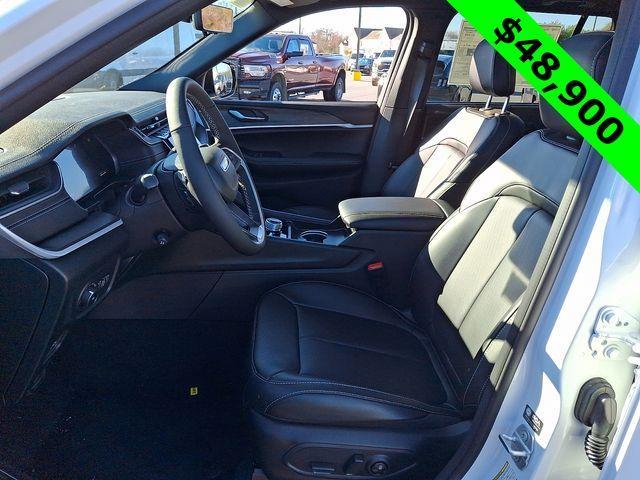 new 2025 Jeep Grand Cherokee car, priced at $47,722