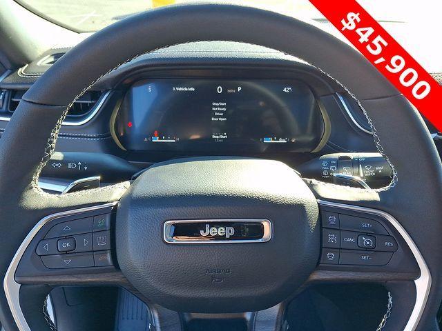 new 2025 Jeep Grand Cherokee car, priced at $45,900