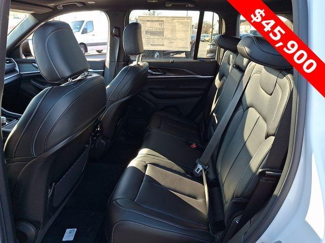 new 2025 Jeep Grand Cherokee car, priced at $45,900