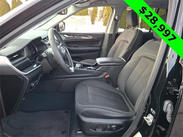 used 2023 Jeep Grand Cherokee car, priced at $28,997