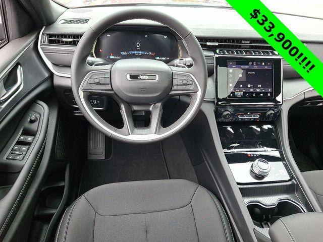 new 2025 Jeep Grand Cherokee car, priced at $37,414