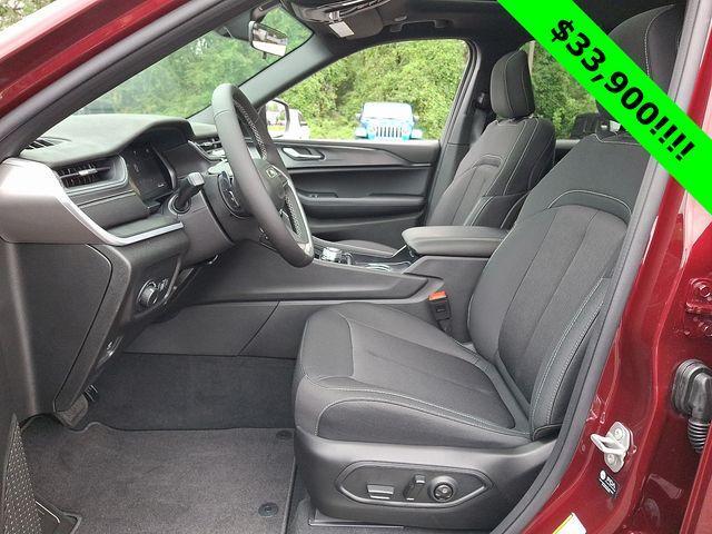 new 2025 Jeep Grand Cherokee car, priced at $37,414