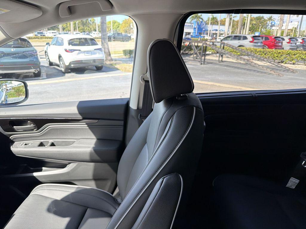 new 2026 Honda Odyssey car, priced at $47,467