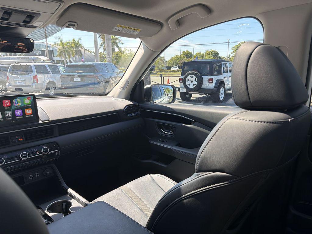 used 2023 Honda Pilot car, priced at $39,199
