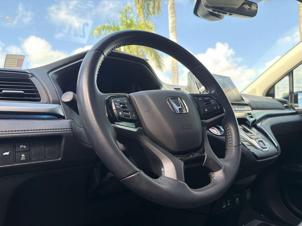 used 2025 Honda Odyssey car, priced at $39,559