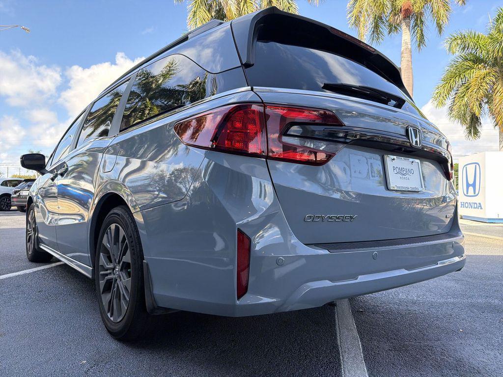 used 2025 Honda Odyssey car, priced at $39,559