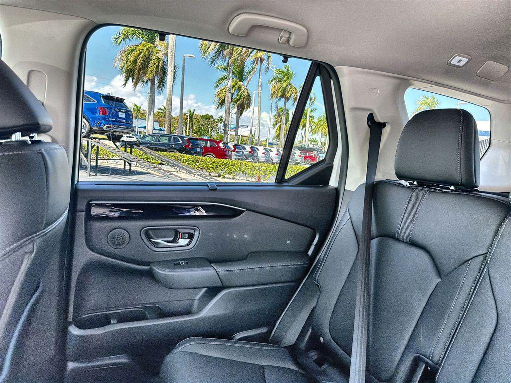 new 2026 Honda Pilot car, priced at $46,603