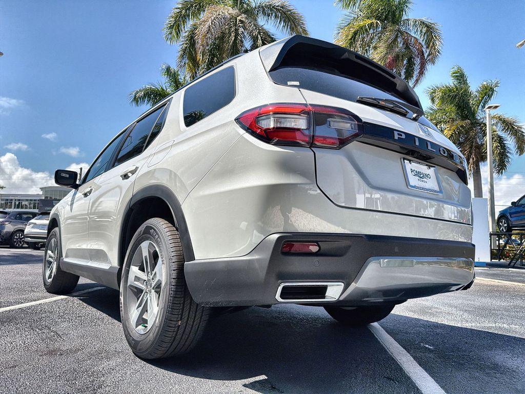 new 2026 Honda Pilot car, priced at $46,603