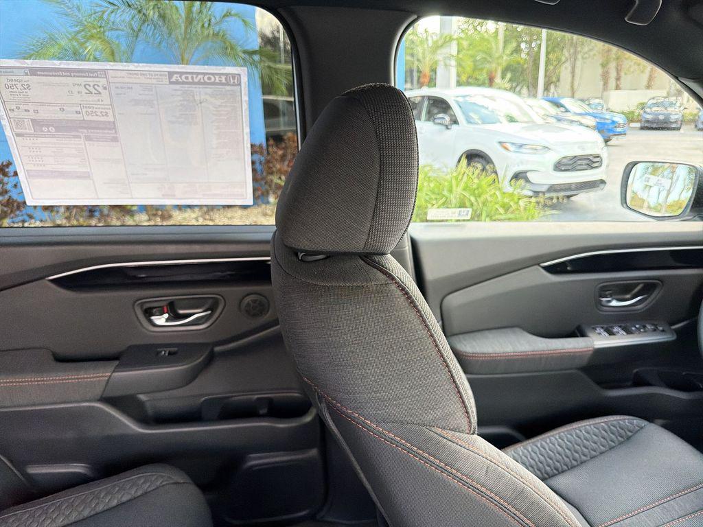 new 2026 Honda Pilot car, priced at $42,379