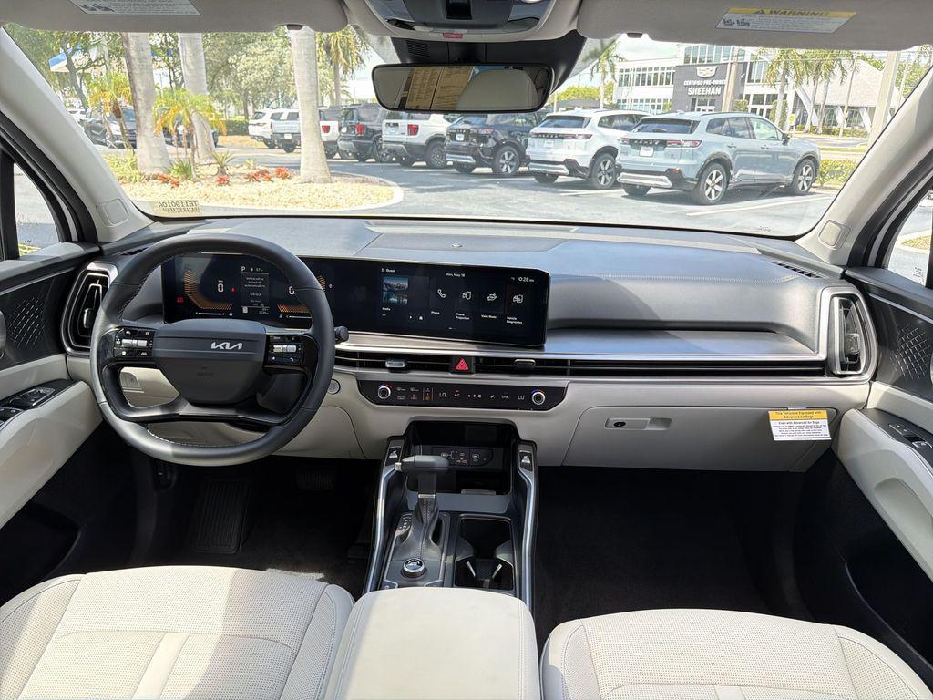 used 2026 Kia Sorento car, priced at $35,678