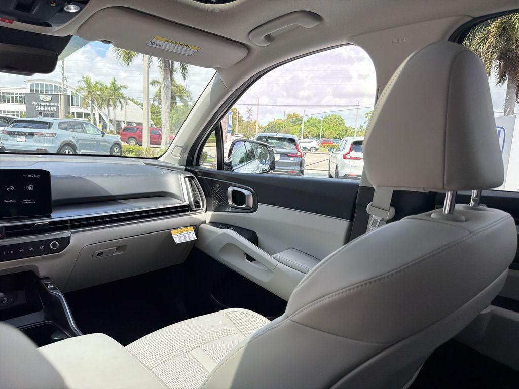 used 2026 Kia Sorento car, priced at $35,678
