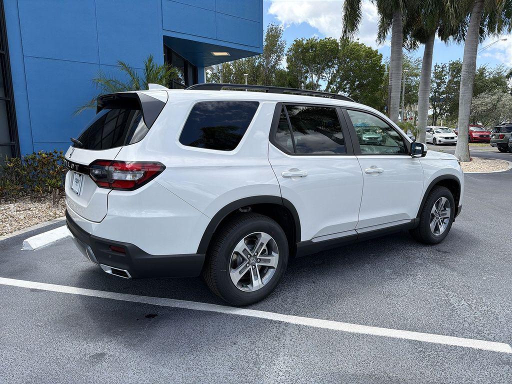new 2026 Honda Pilot car, priced at $44,587