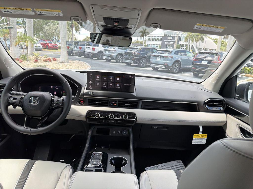 new 2026 Honda Pilot car, priced at $44,587