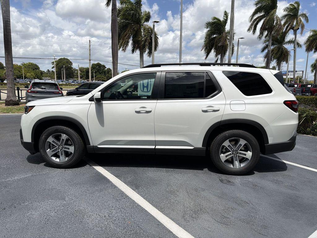 new 2026 Honda Pilot car, priced at $44,587