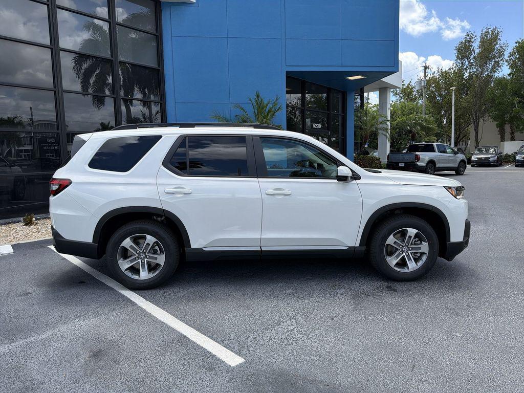 new 2026 Honda Pilot car, priced at $44,587