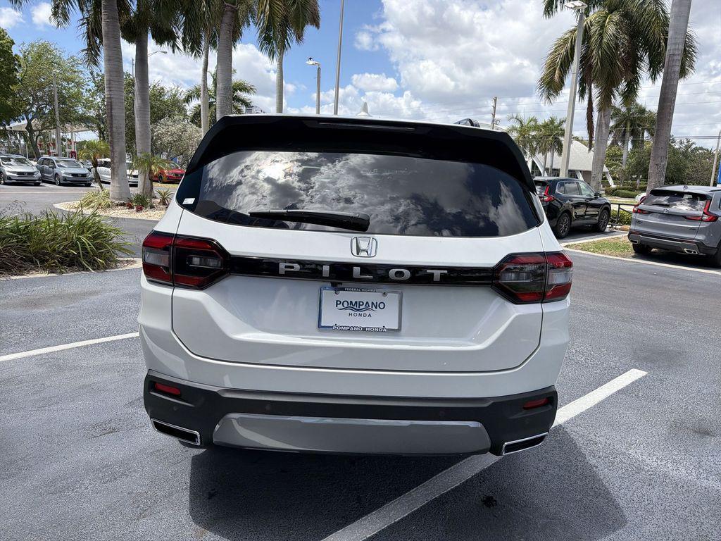 new 2026 Honda Pilot car, priced at $44,587