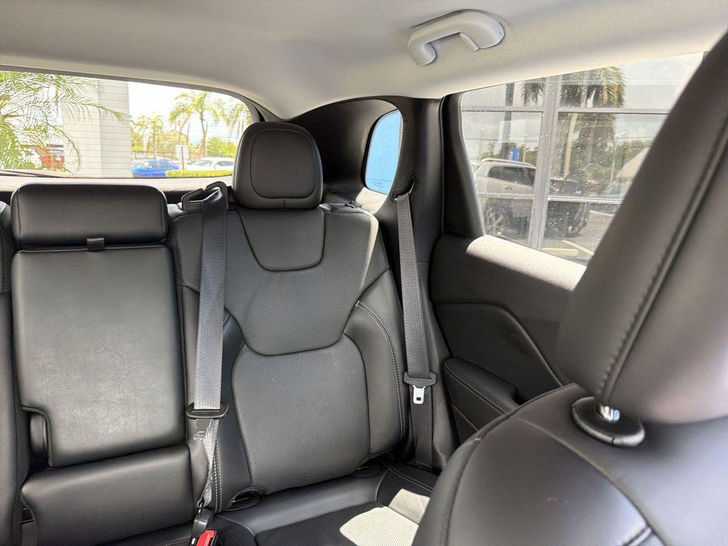 used 2019 Jeep Cherokee car, priced at $19,396