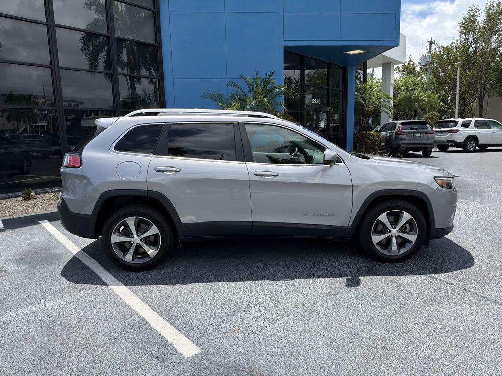 used 2019 Jeep Cherokee car, priced at $19,396