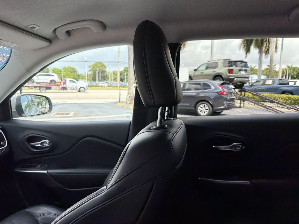 used 2019 Jeep Cherokee car, priced at $19,396