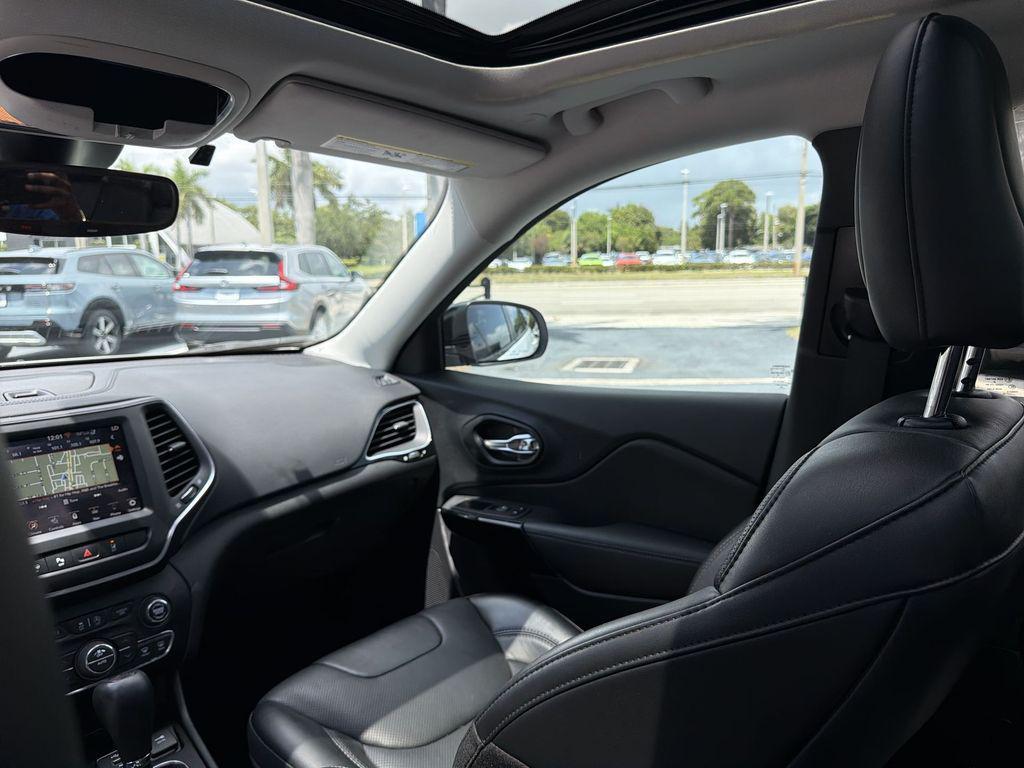 used 2023 Jeep Cherokee car, priced at $25,399
