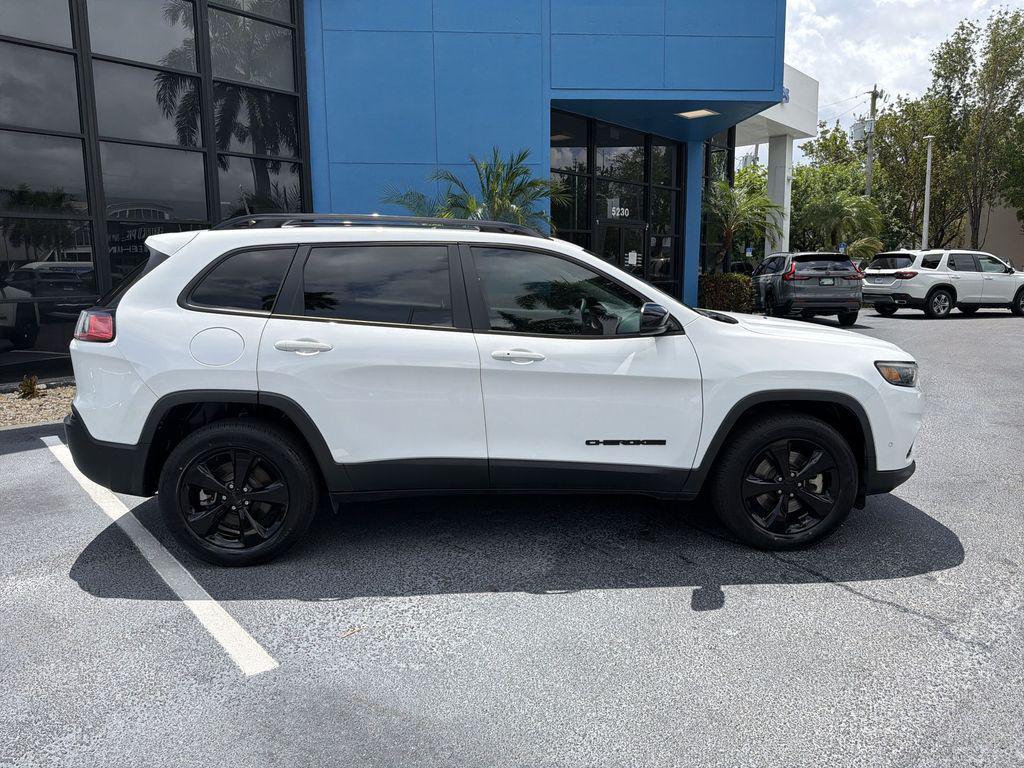 used 2023 Jeep Cherokee car, priced at $25,399