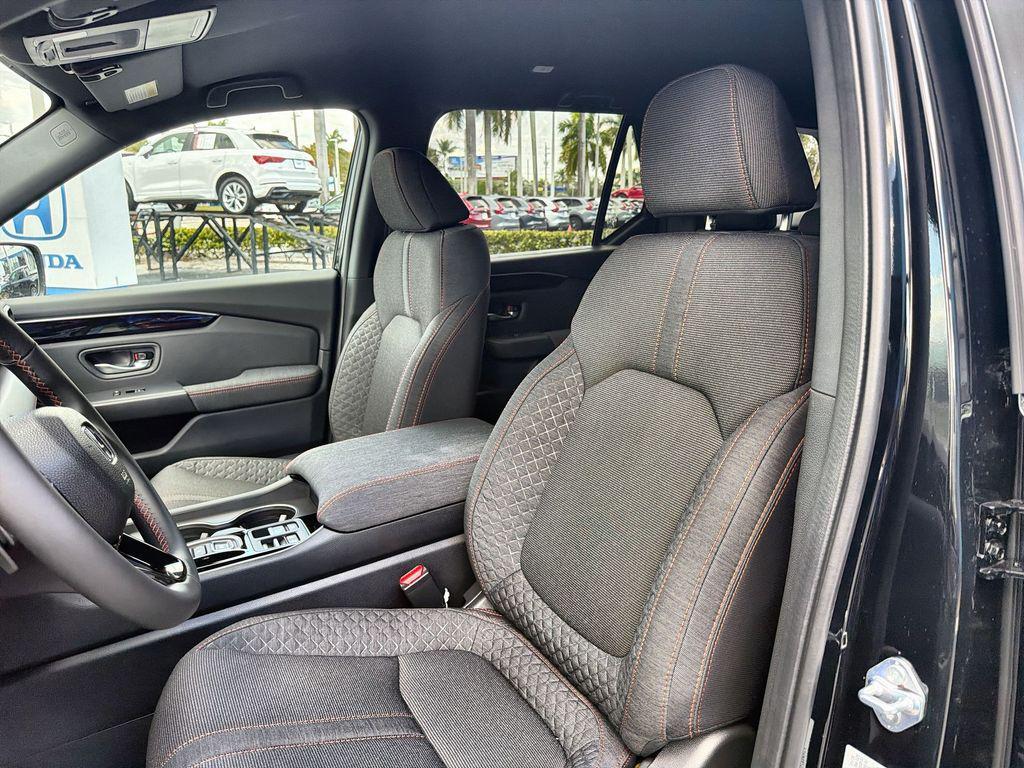 new 2026 Honda Pilot car, priced at $41,942