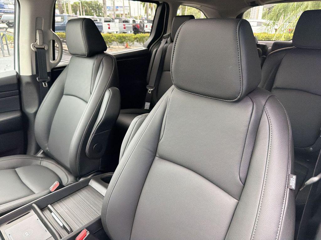 new 2026 Honda Odyssey car, priced at $46,528