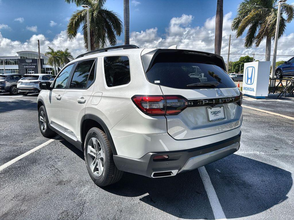 new 2026 Honda Pilot car, priced at $54,667