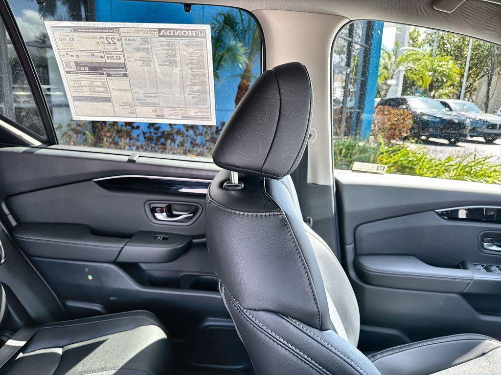 new 2026 Honda Pilot car, priced at $54,667