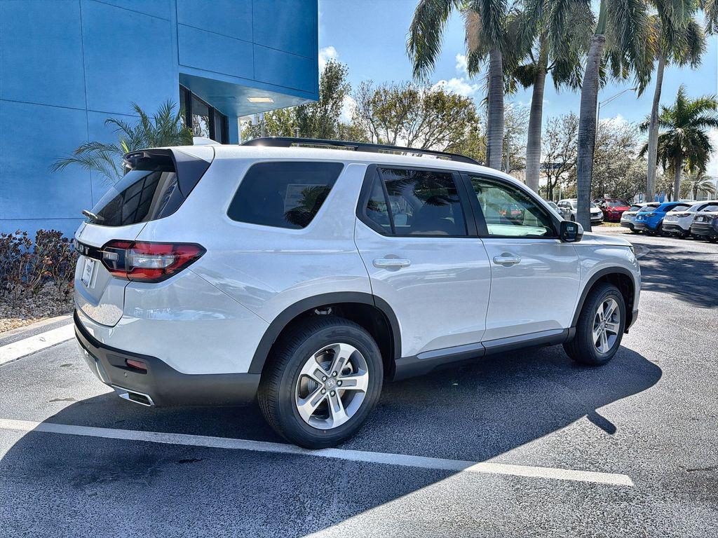 new 2026 Honda Pilot car, priced at $54,667