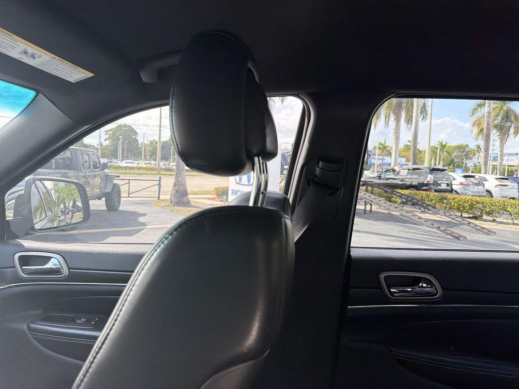 used 2015 Jeep Grand Cherokee car, priced at $10,586