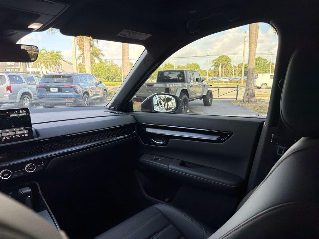 used 2025 Honda CR-V Hybrid car, priced at $38,895